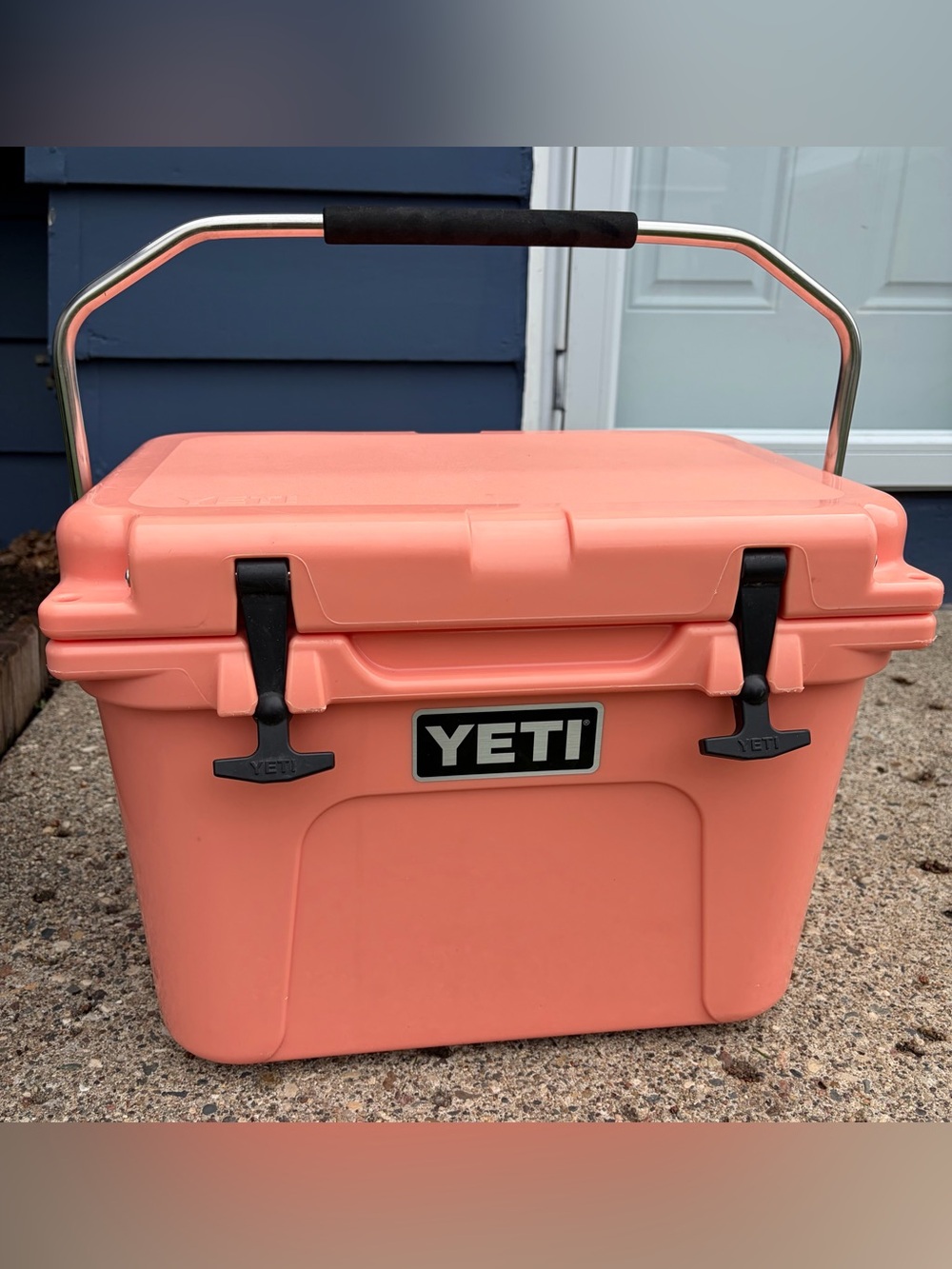 Yeti Roadie 20 Hard Cooler discontinued corral with Metal handle and drain plug.
